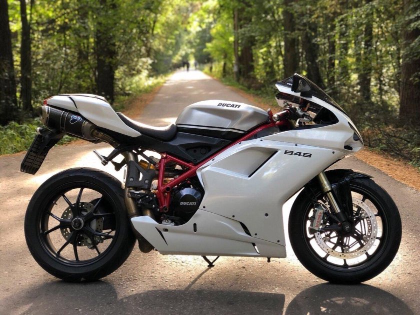 Ducati 848 белый