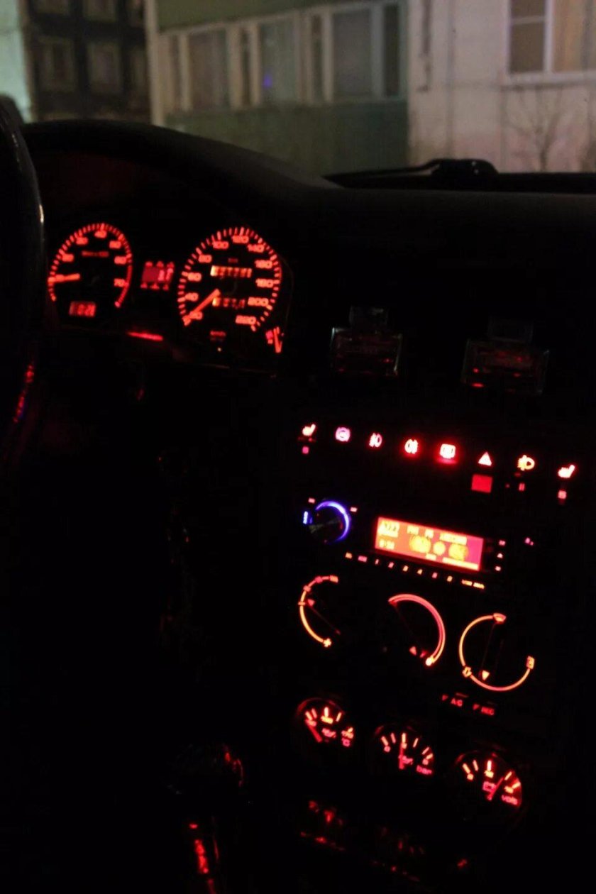 Audi 100 c4 салон ночью