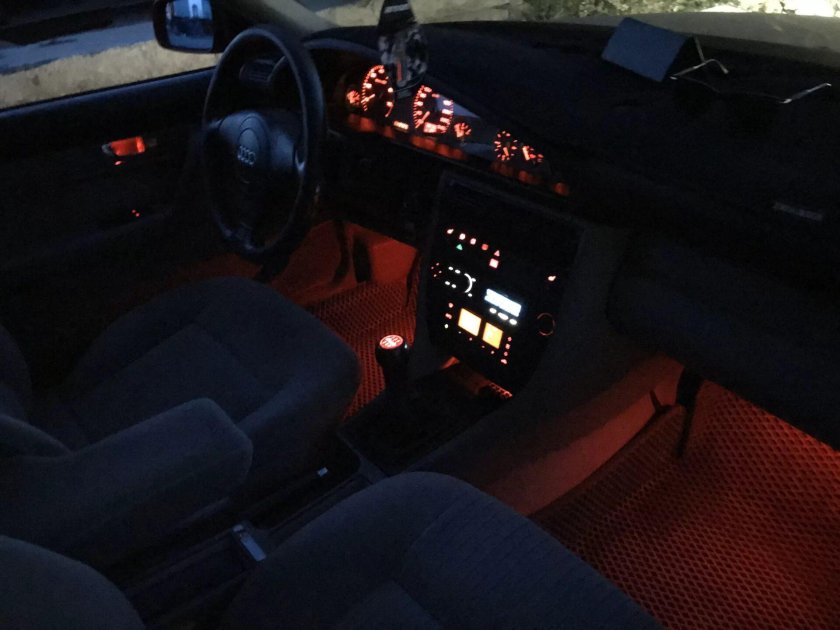 Audi 100 c4 салон ночью