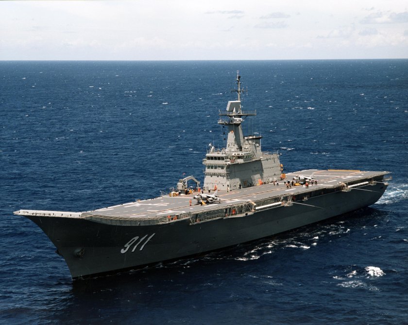 Чакри Нарубет авианосец