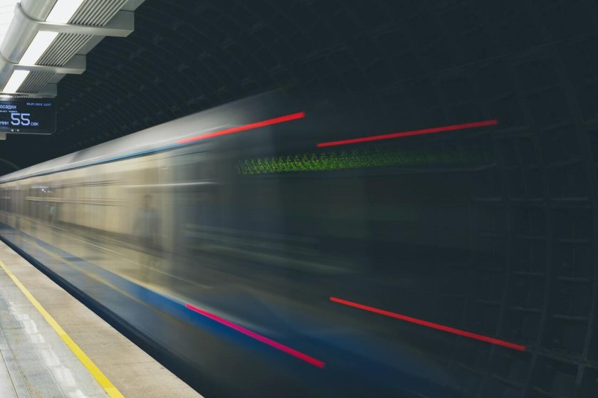 Голографические экраны в метро