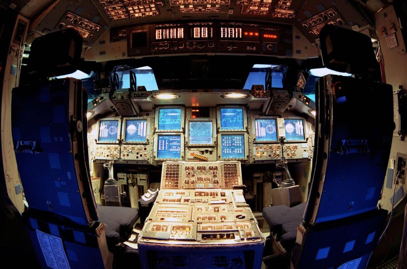 Кабина спейс шаттла