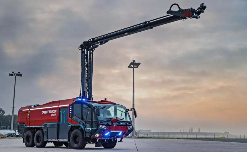 Пожарная машина аэропорта rosenbauer panther