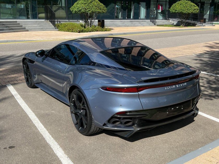 Dbs superleggera