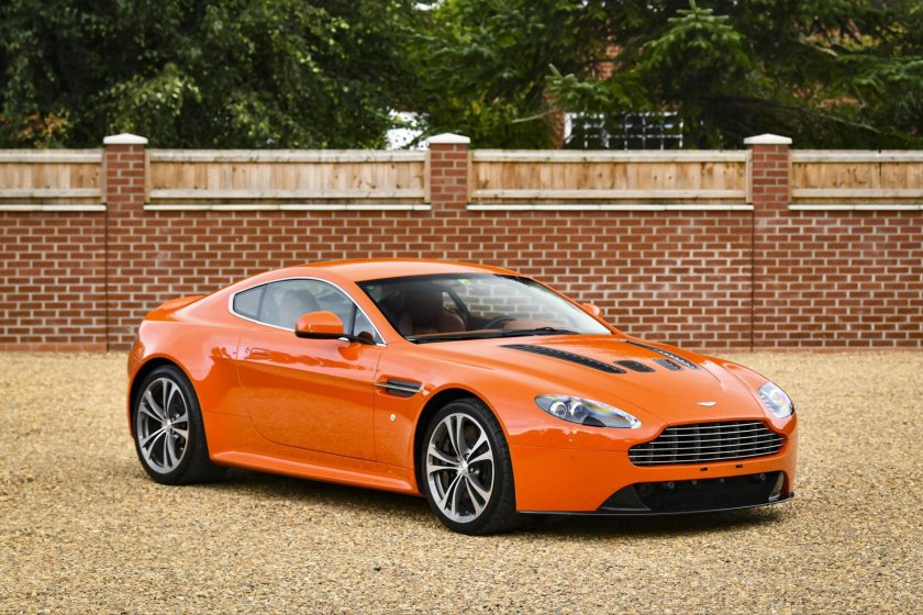 Aston Martin v8 Vantage Coupe