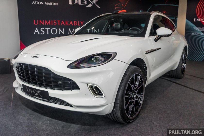 Астон Мартин DBX
