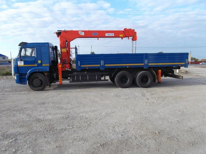 КАМАЗ 65117 С манипулятором