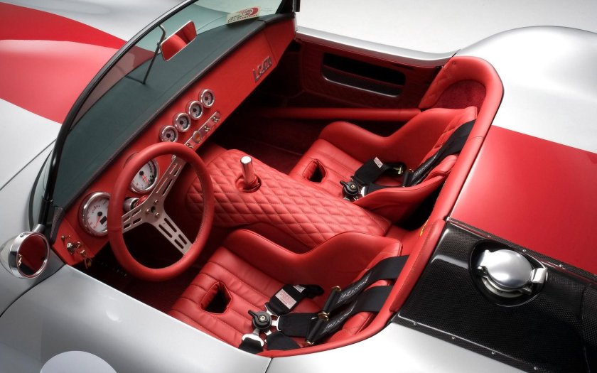 Ascari a10 салон