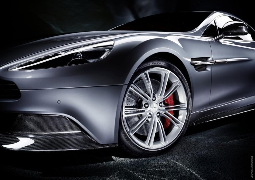 Aston Martin Vanquish 2013