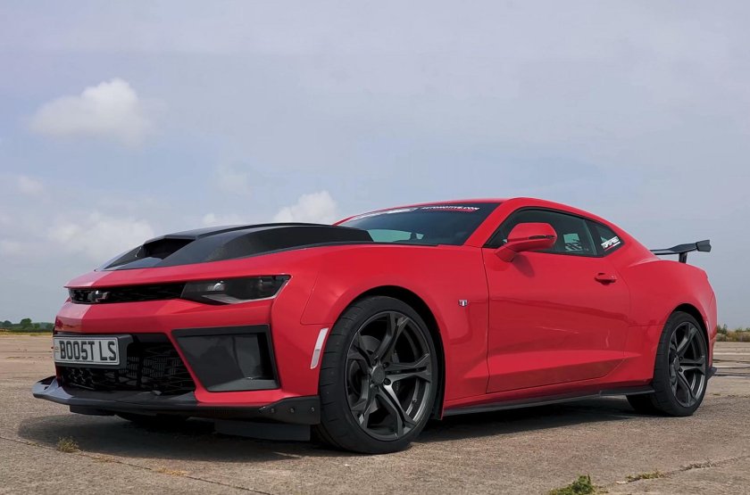 Форд Мустанг или Шевроле Камаро