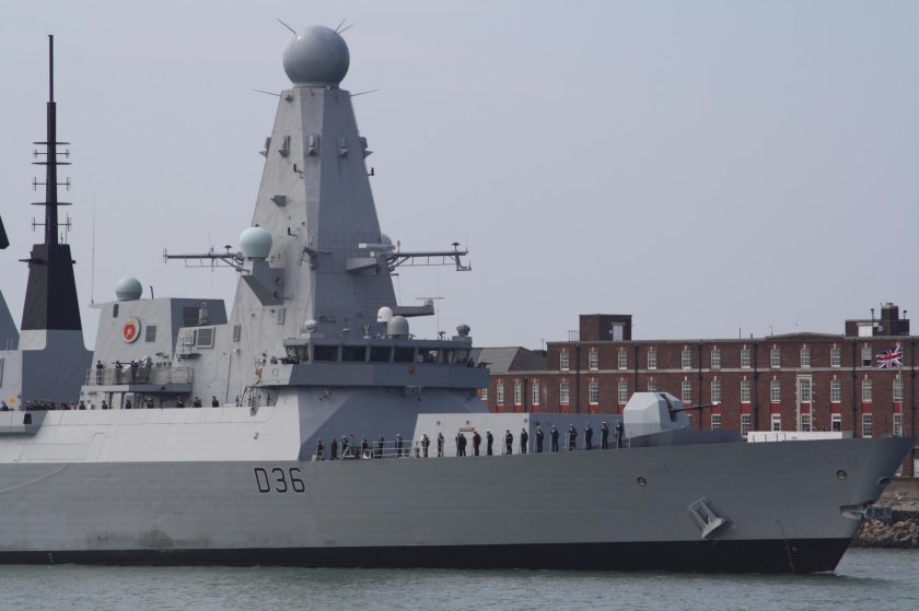 Эсминец уро \ дефендер\ вмс великобритании