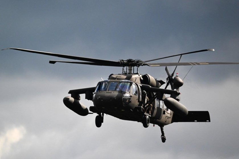 Вертолёт uh-60 Black Hawk