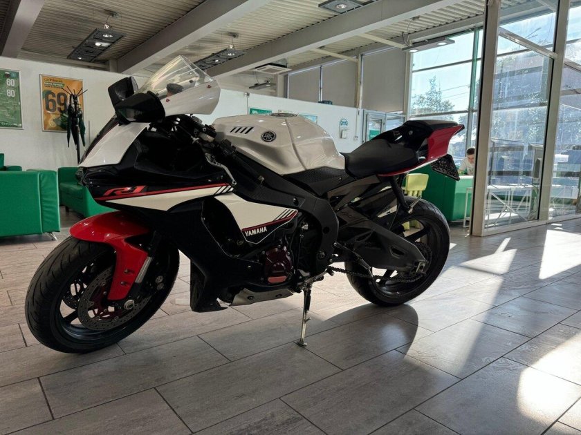 Yamaha r6 белая
