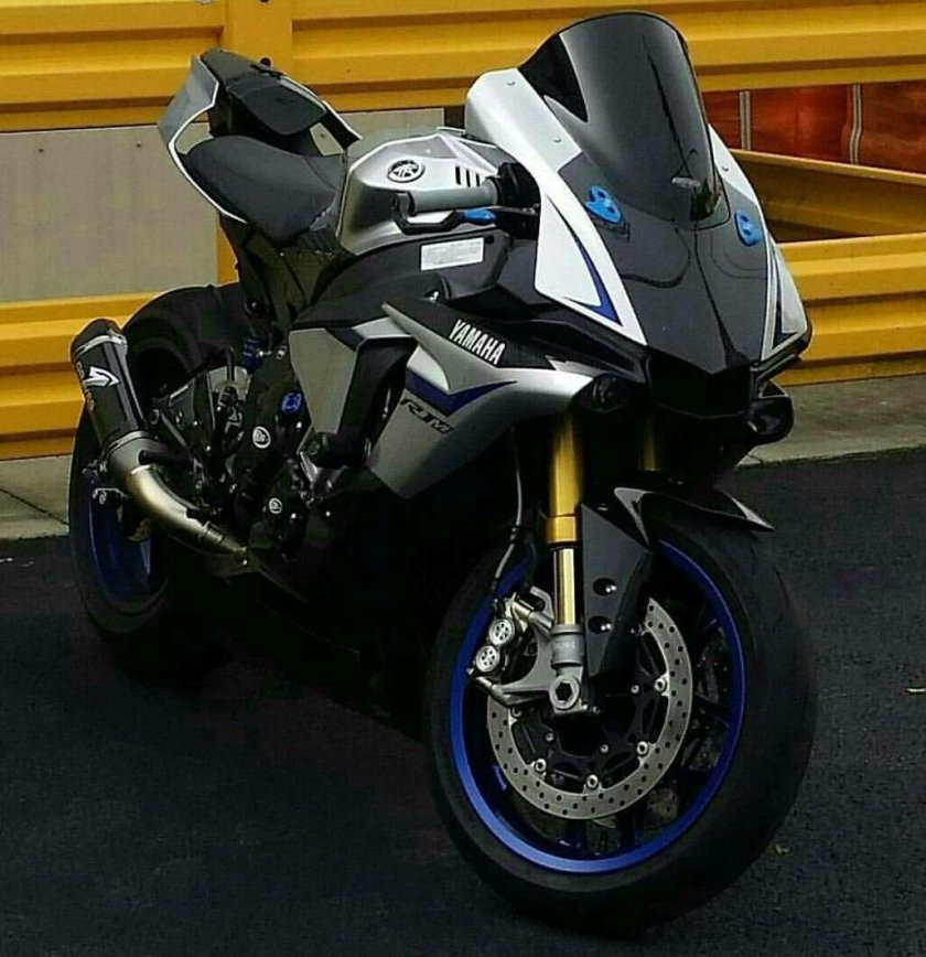 Yamaha YZF-r1
