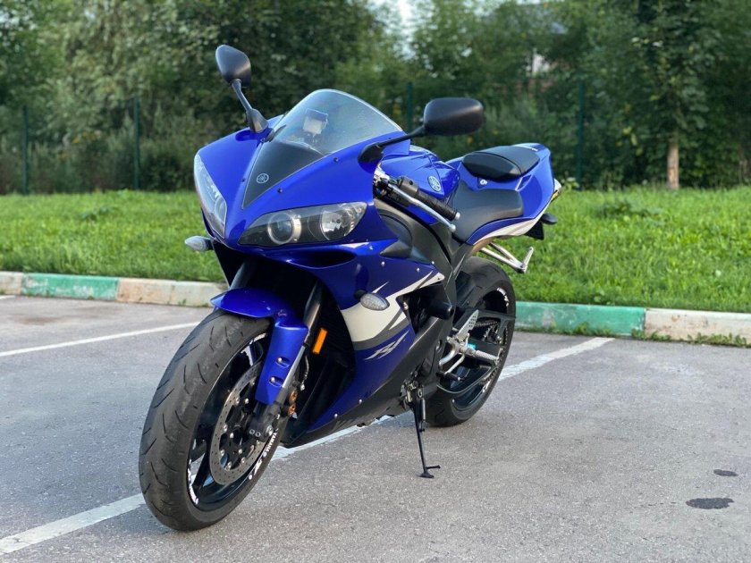 Yamaha r1