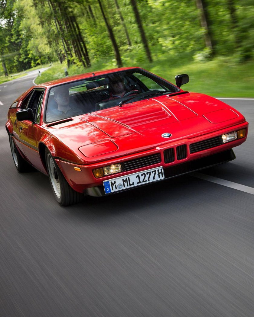 БМВ м1 1990