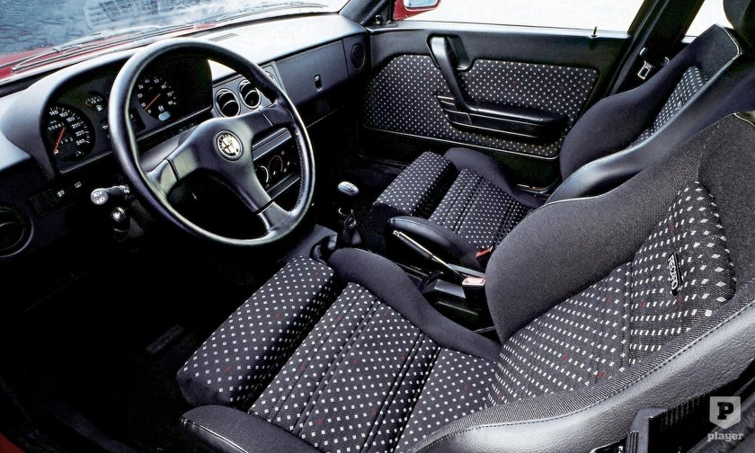 Alfa Romeo 33 салон