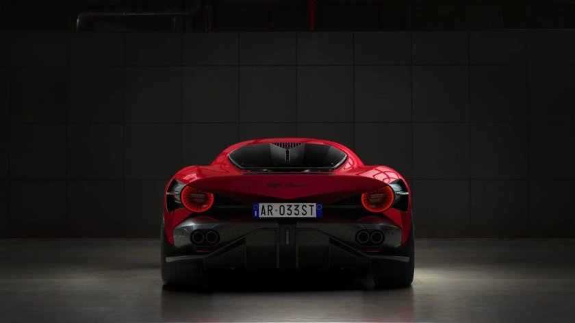 Альфа Ромео 33 Stradale