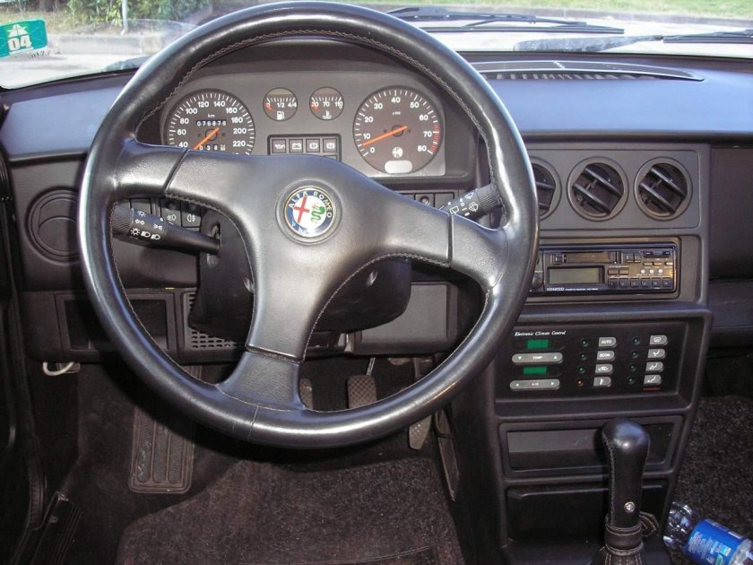 Alfa Romeo 33 салон