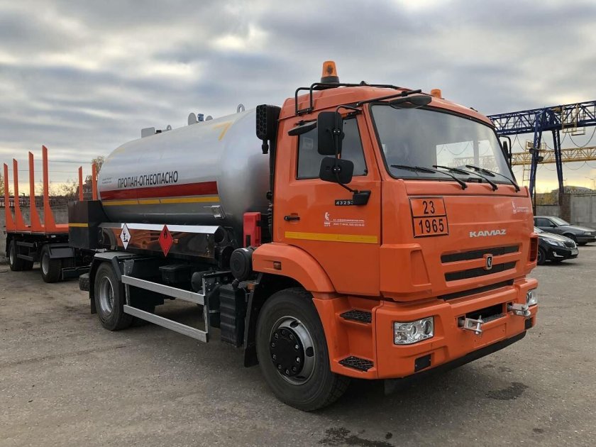 Газовоз КАМАЗ 43253