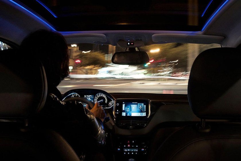 Вид из салона автомобиля