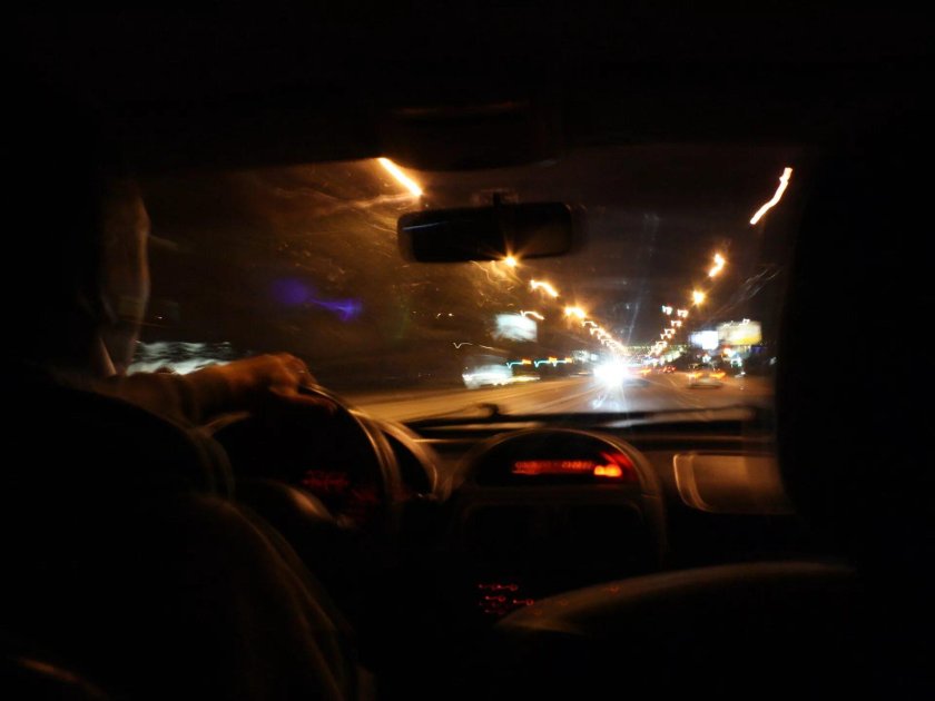 Рено Дастер ночью за рулем