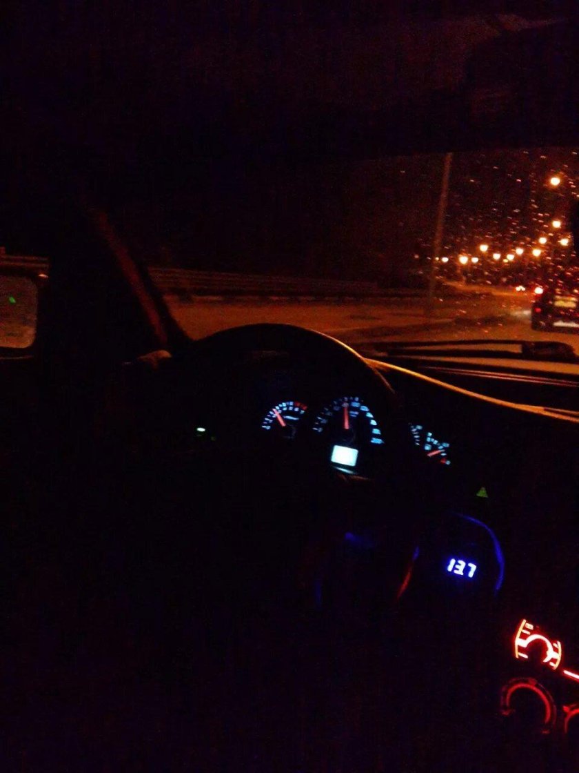 ВАЗ 2107 салон ночью