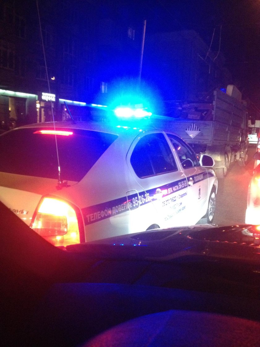 Машина ДПС ночью