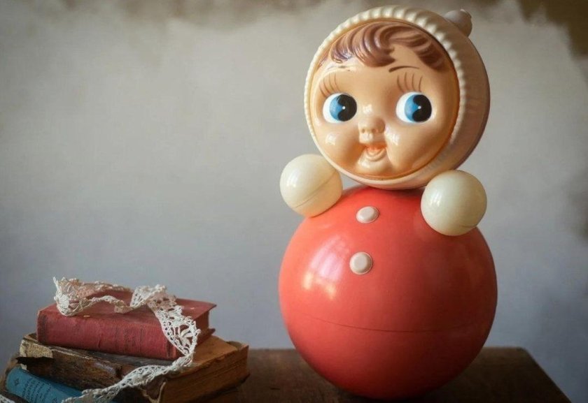 Кукла неваляшка