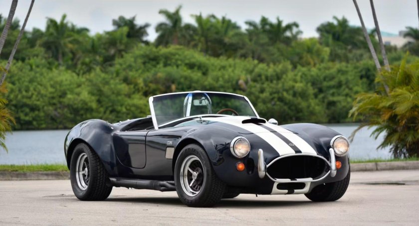 Машина shelby cobra 427