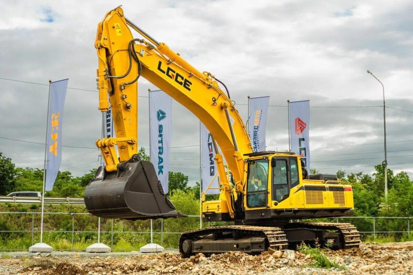 Экскаватор sdlg