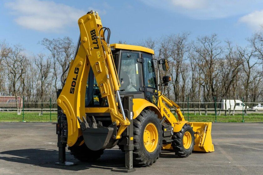 Экскаватор-погрузчик SDLG b877