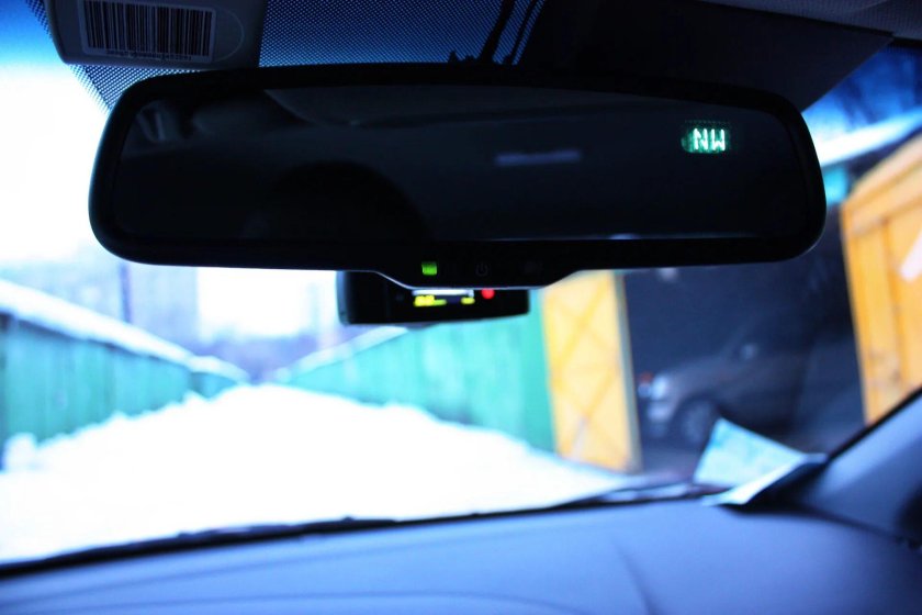 Электрохромное зеркало заднего вида