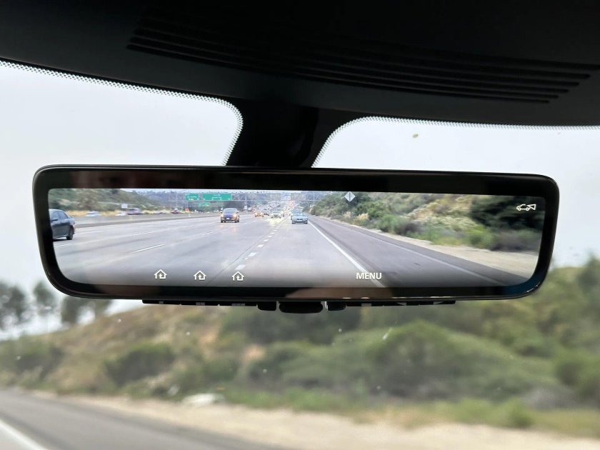 Футболка на зеркало заднего вида