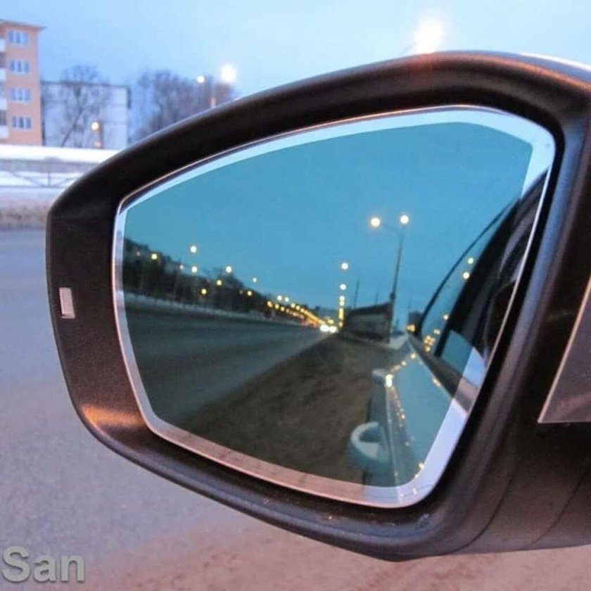 Электрохромное зеркало заднего вида BMW