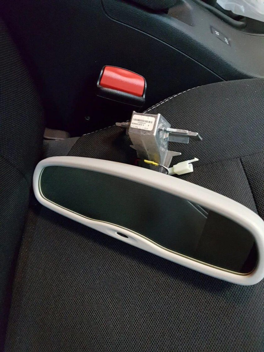 Зеркало заднего вида Рено Флюенс