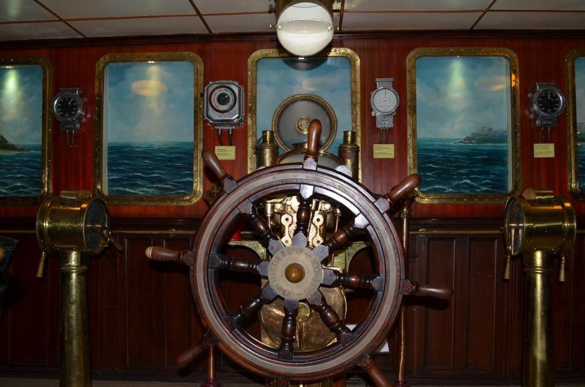 Пароход Святитель Николай Капитанский мостик