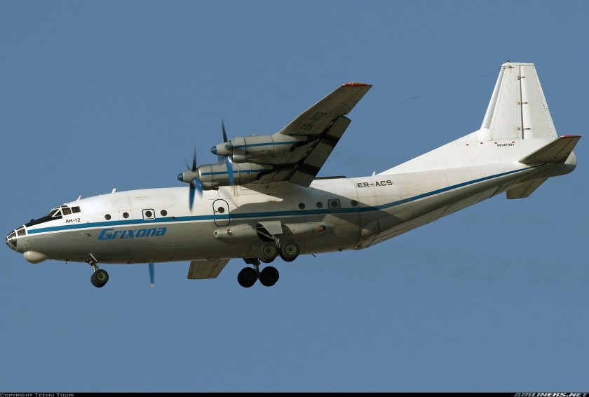 Ан12 самолет