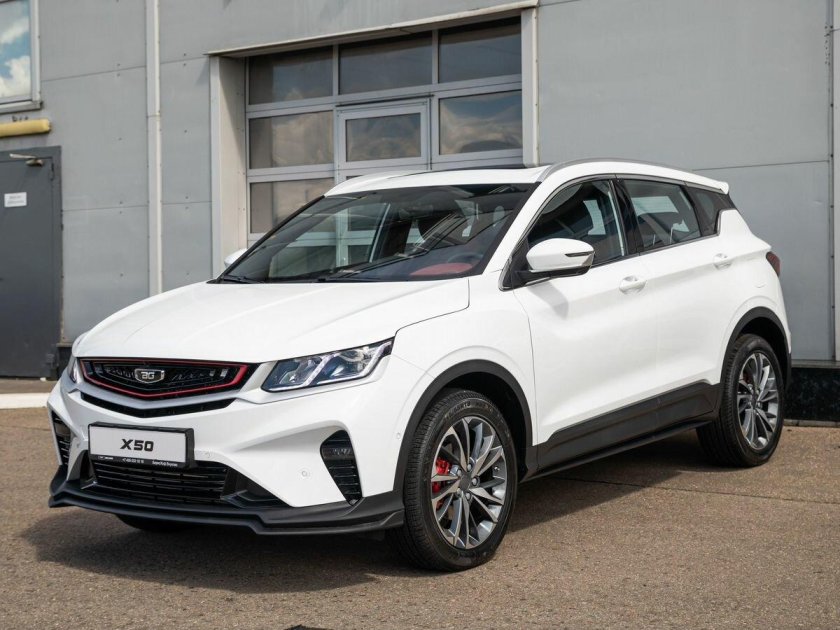 Белый geely coolray