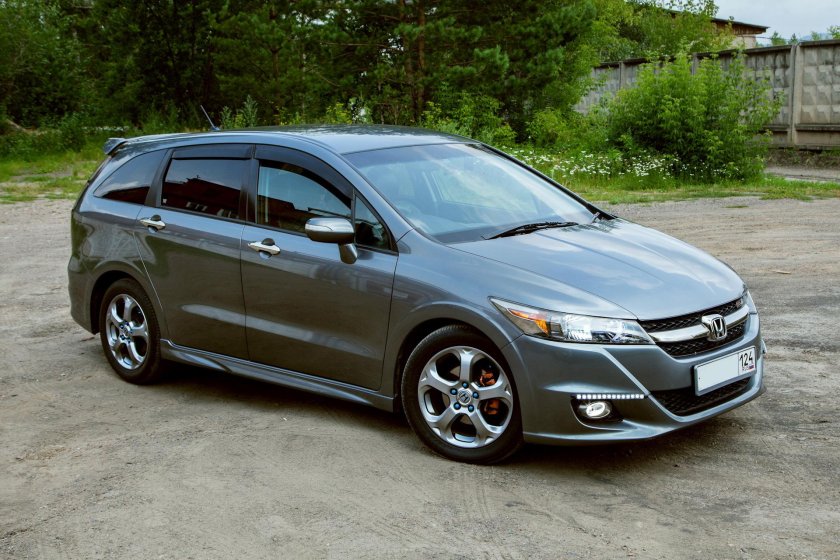 Honda Stream rsz 2012