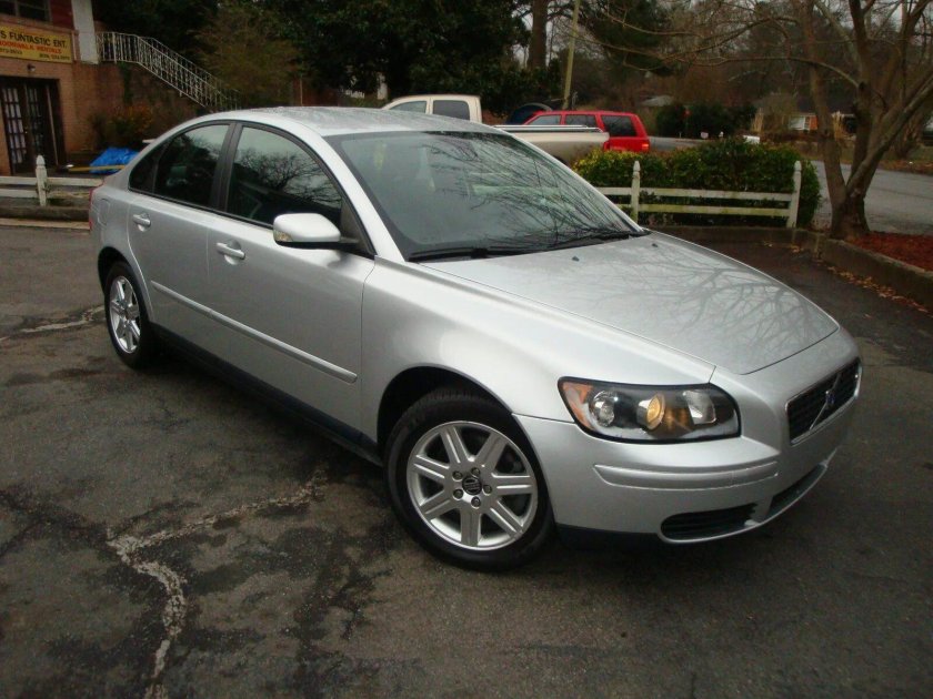 Вольво с 40 2006