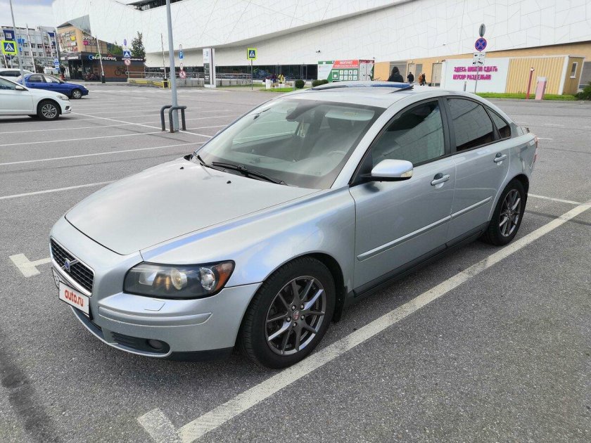 Вольво с 40 2006