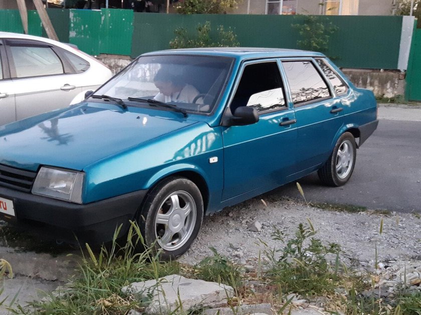 ВАЗ 21099 бирюзовая