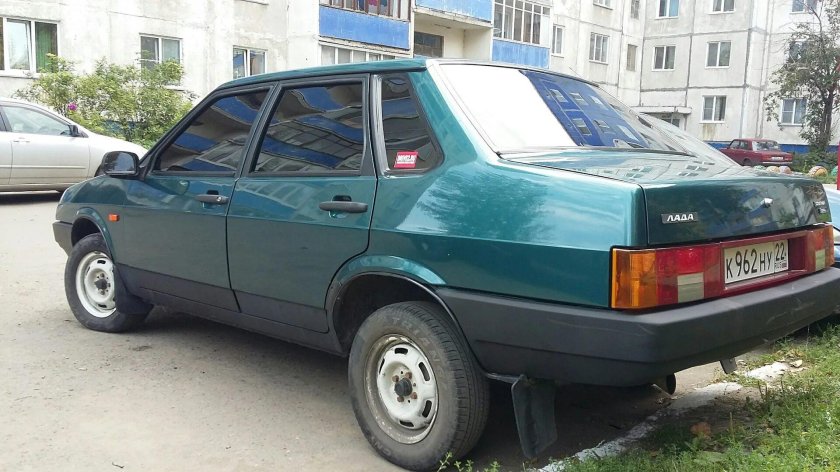 ВАЗ 21099 серая