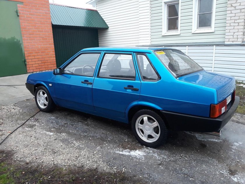 ВАЗ 21099 голубая