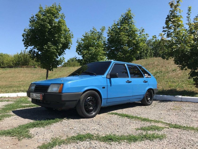 ВАЗ 2109 голубая