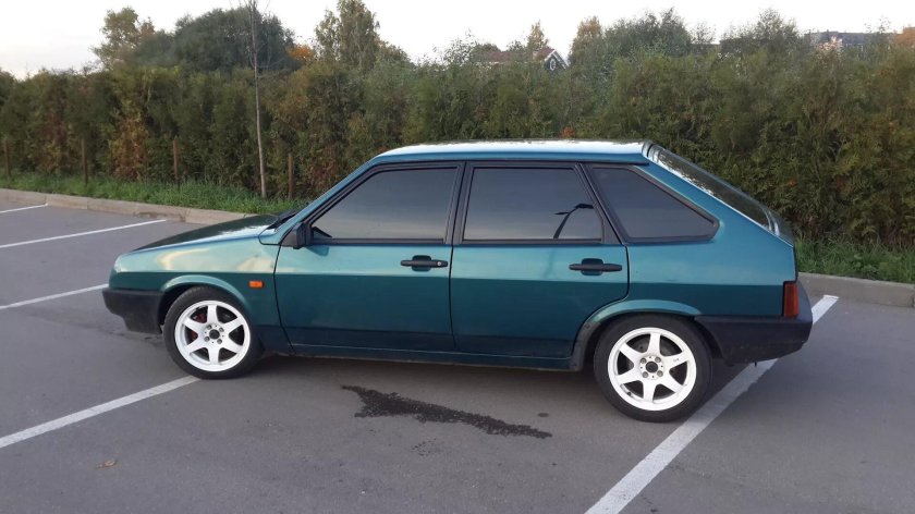 ВАЗ 2109 зеленая