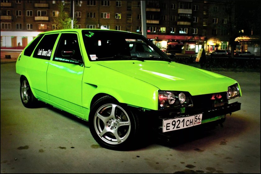 Салатовая ВАЗ 2109