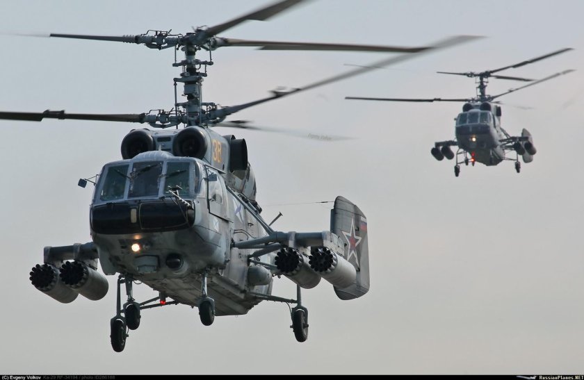 Корабельный транспортно-боевой вертолет ка-29