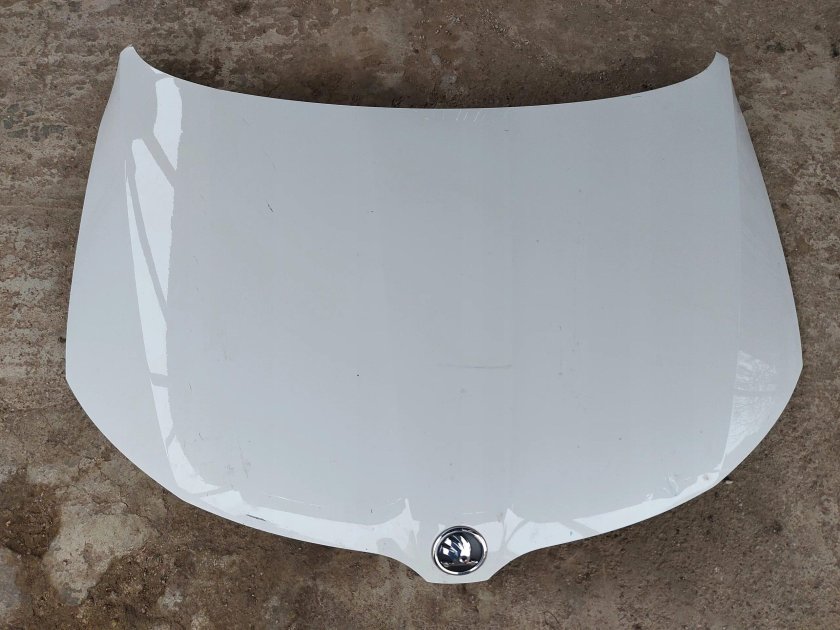 Капот Skoda Rapid
